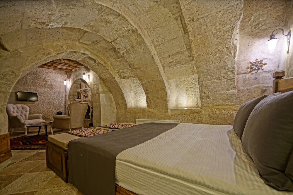 Apex Cave Hotel 24/61
