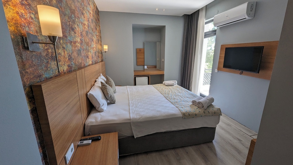 Ramona Hotel 20/45
