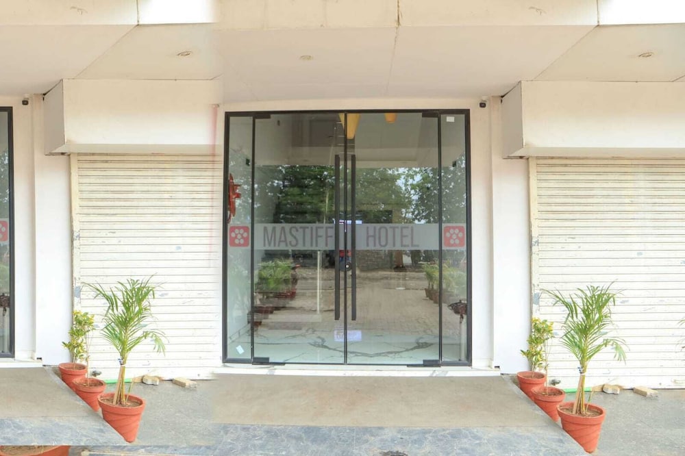 Mastiff Hotel, Ankleshwar in ANKLESHWAR