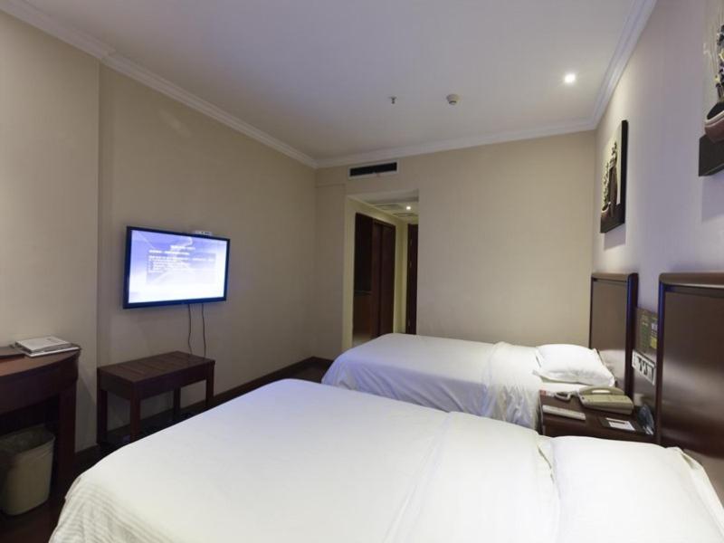 GreenTree Inn Jiangxi Yingtan Railway Station Square Business Hotel 23/58