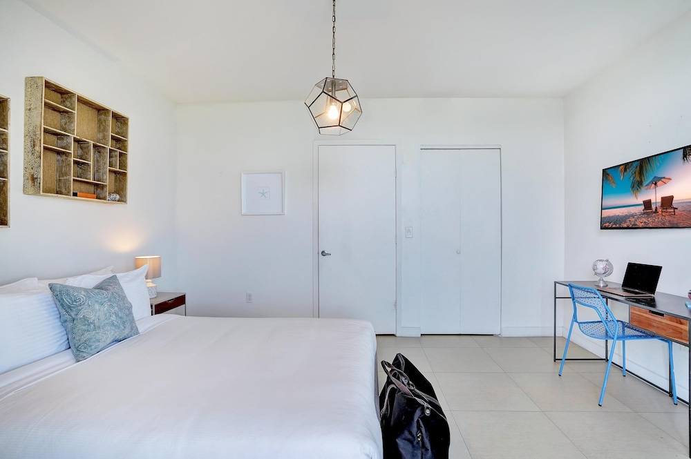 Dharma Home Suites Miami At Monte Carlo 8/53