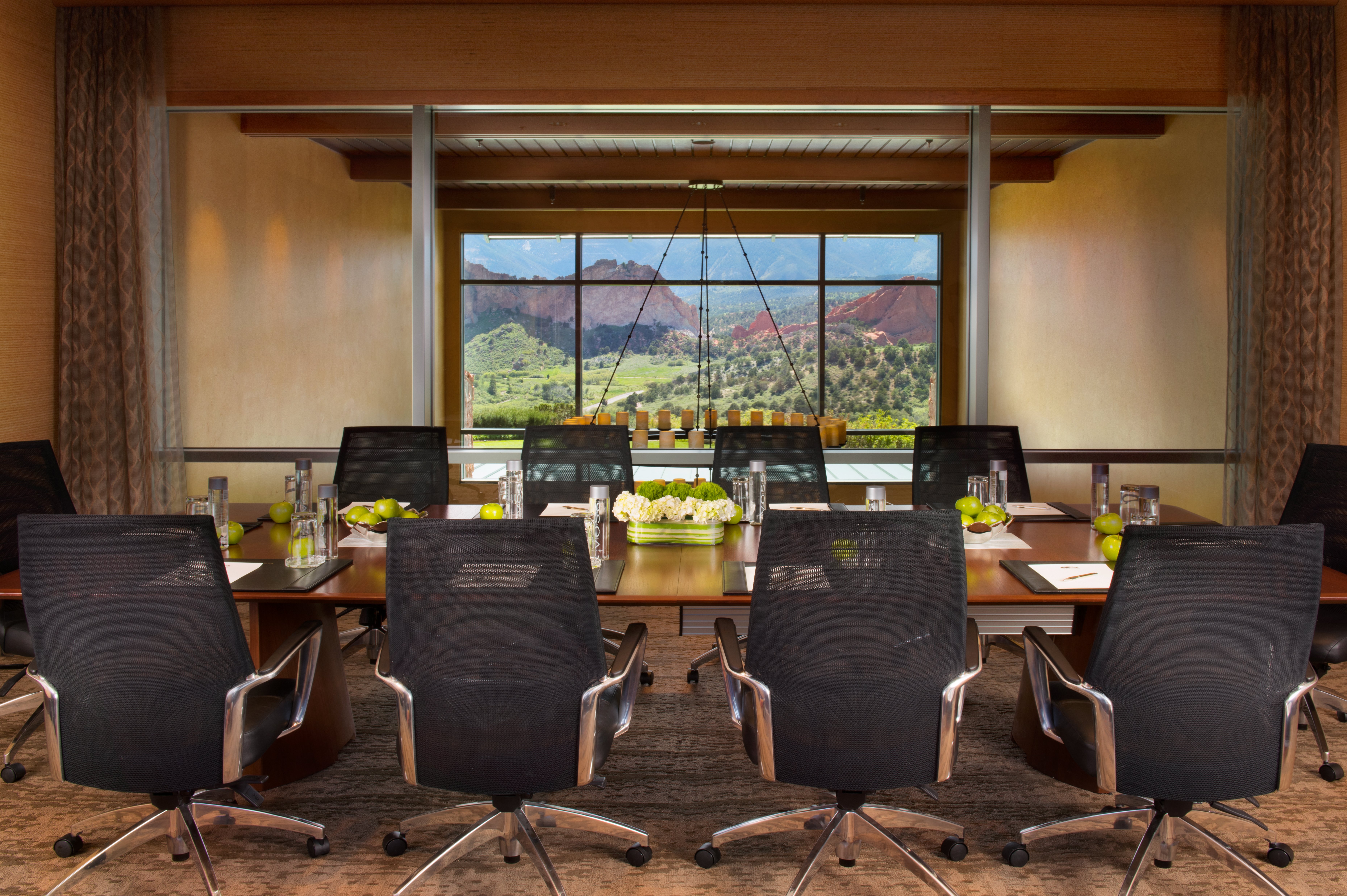 Garden Of The Gods Club And Resort 67/83