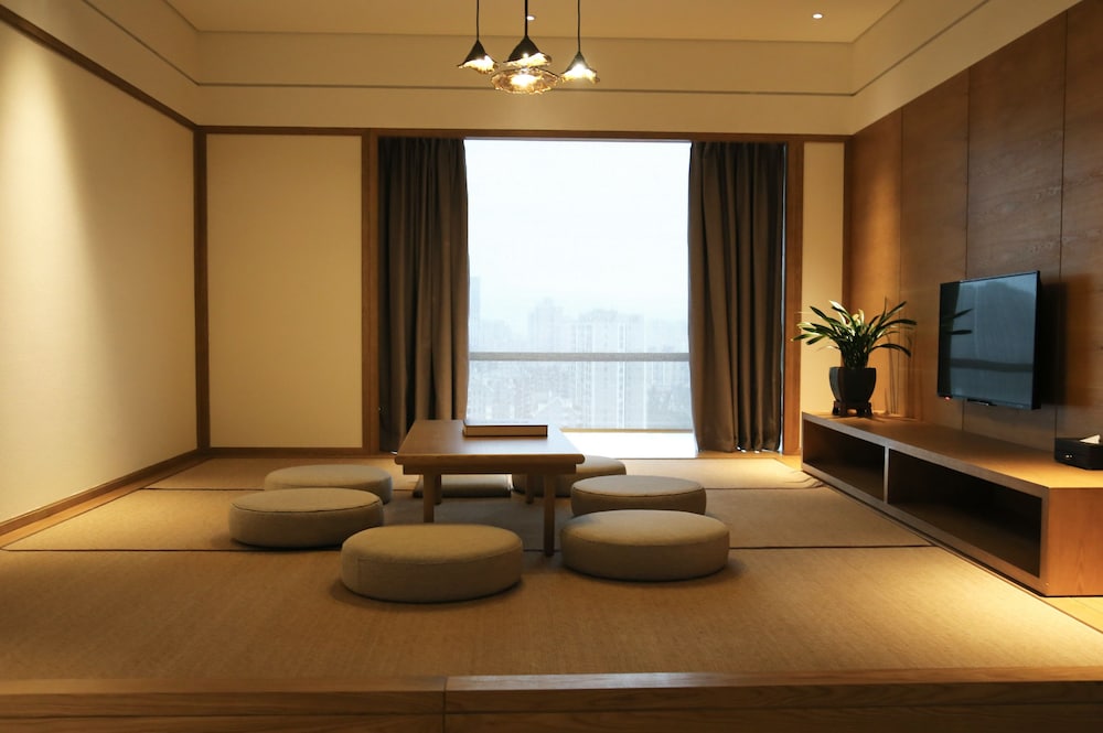 Amitabha Hotel 26/47
