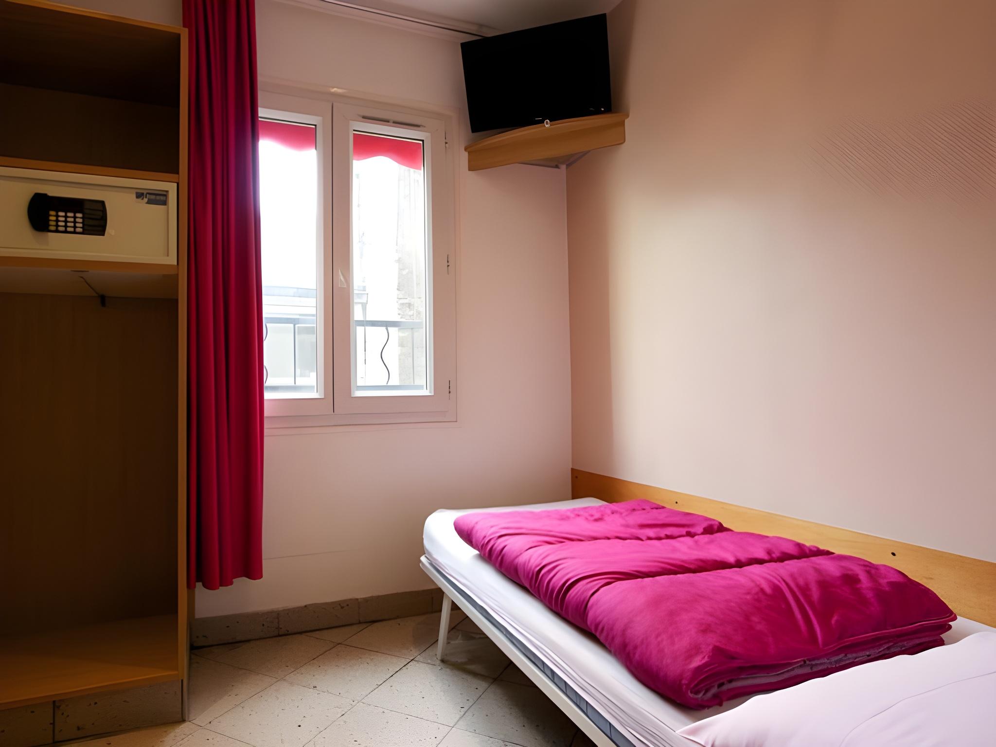 Private, Single, Shared Bathroom