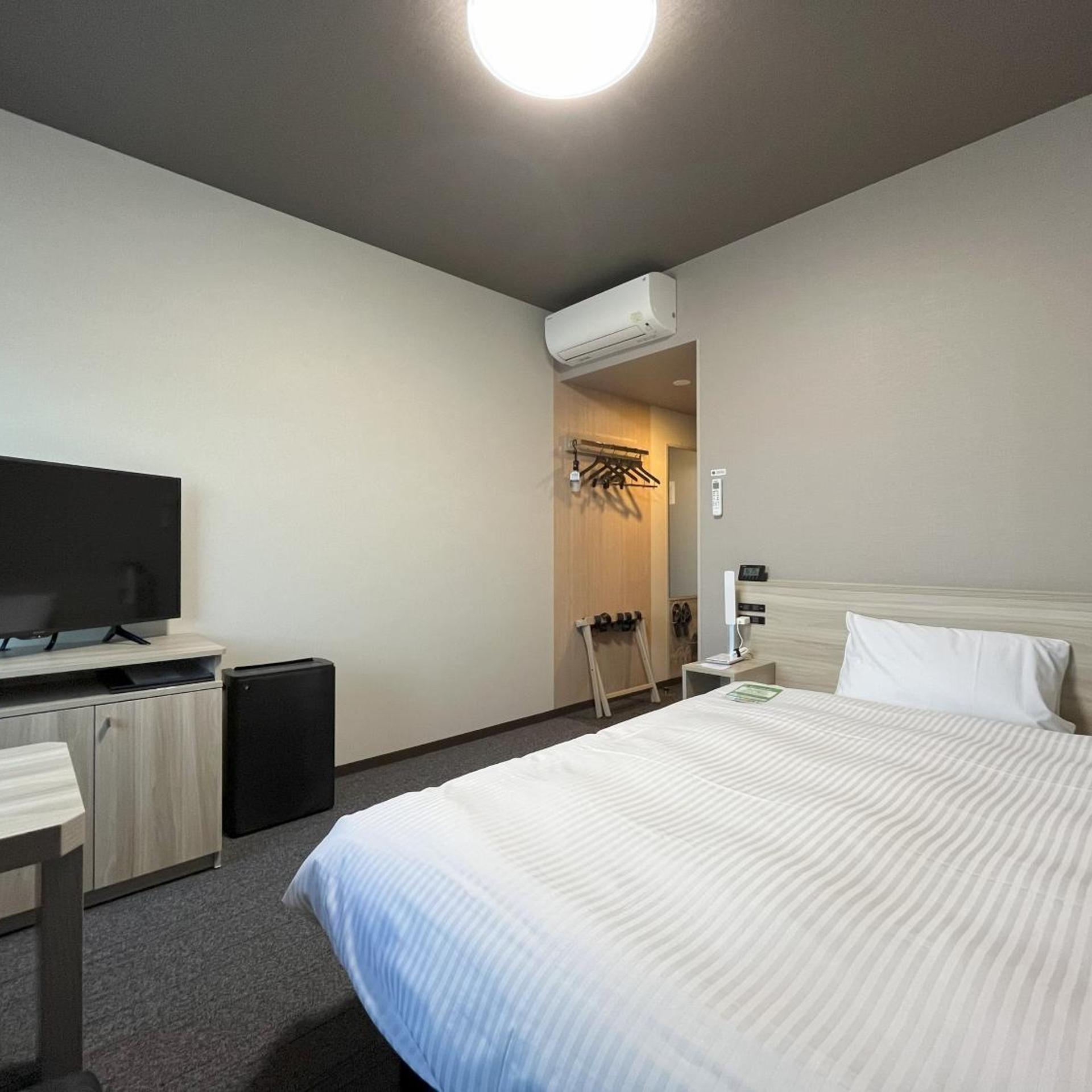 Room, Single