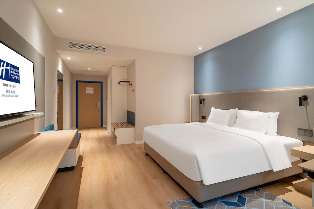 Standard, King Bed, Atrium View