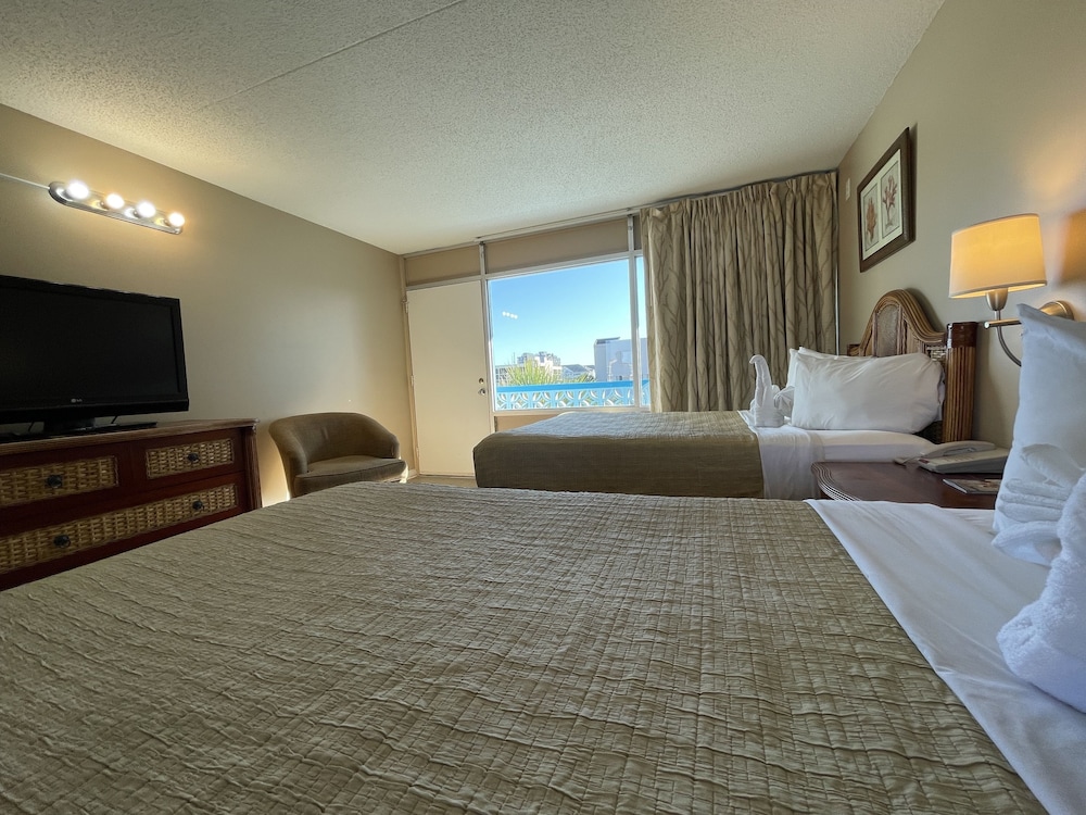 STANDARD, 2 DOUBLE BEDS, RESORT VIEW, KITCHEN