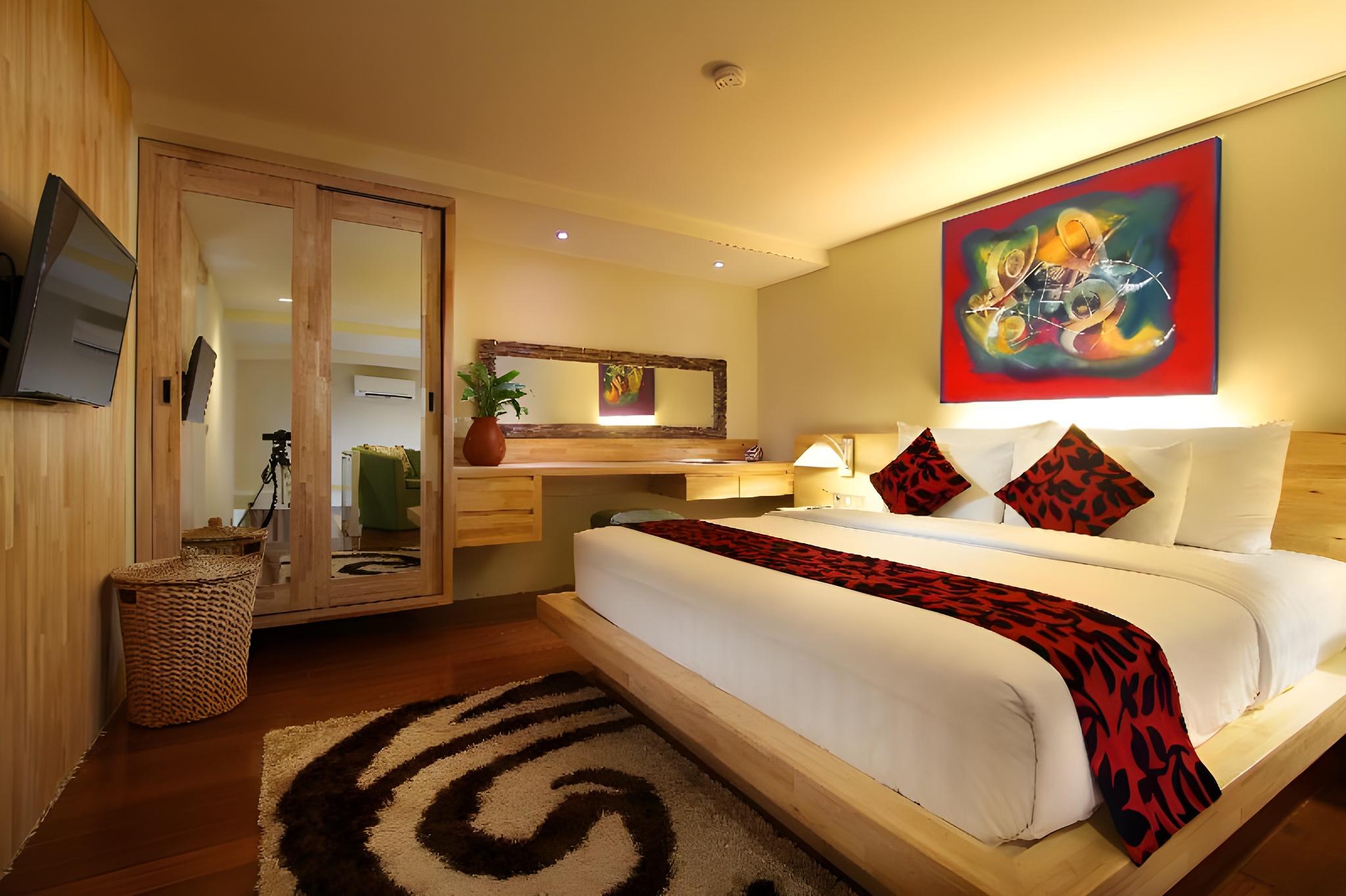 Mezzanine, Suite, Double Bed, Pool View