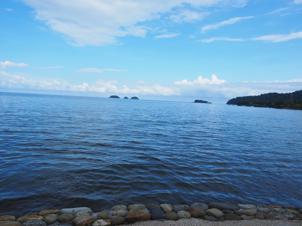 Bailan Beach Resort 74/78