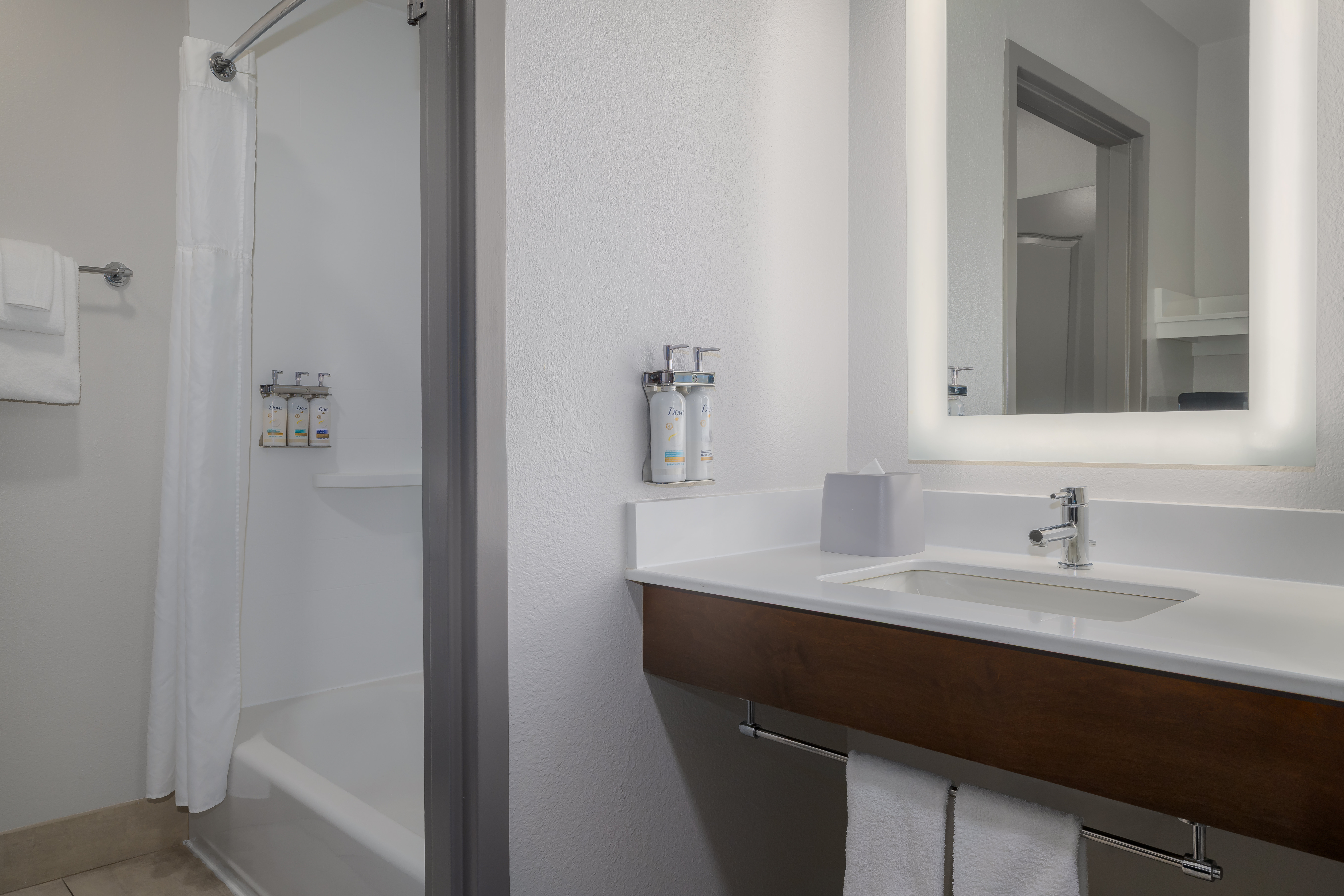 غرفة بسرير كينج لذوي الإعاقة، Holiday Inn Express Myrtle Beach-Broadway at the Beach 4/5