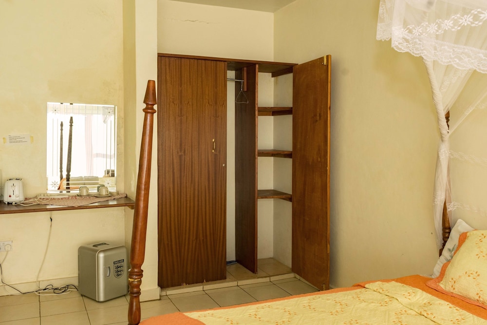 Sunrise Apartments Hotel 42/50