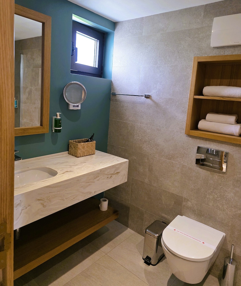 The New Mediteran Hotel Villa Edition 59/65