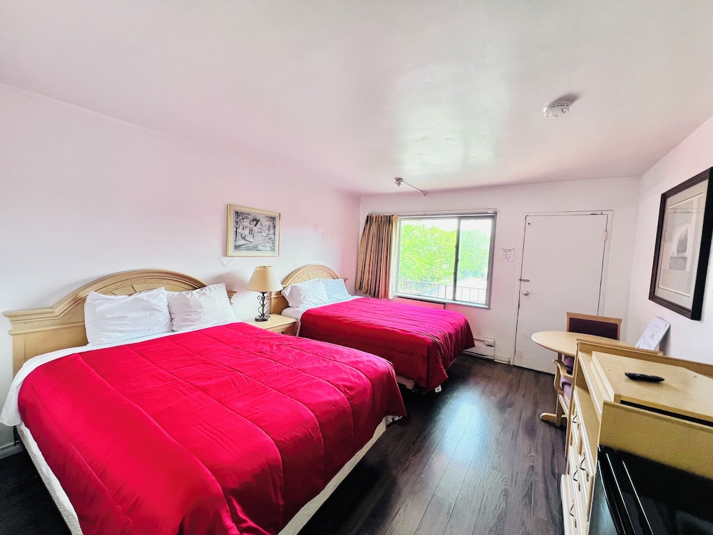 6267 Persepolis Inn 26/70