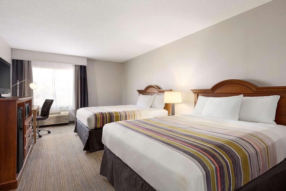 Country Inn and Suites by Radisson, Dahlgren-King George, VA 12/53