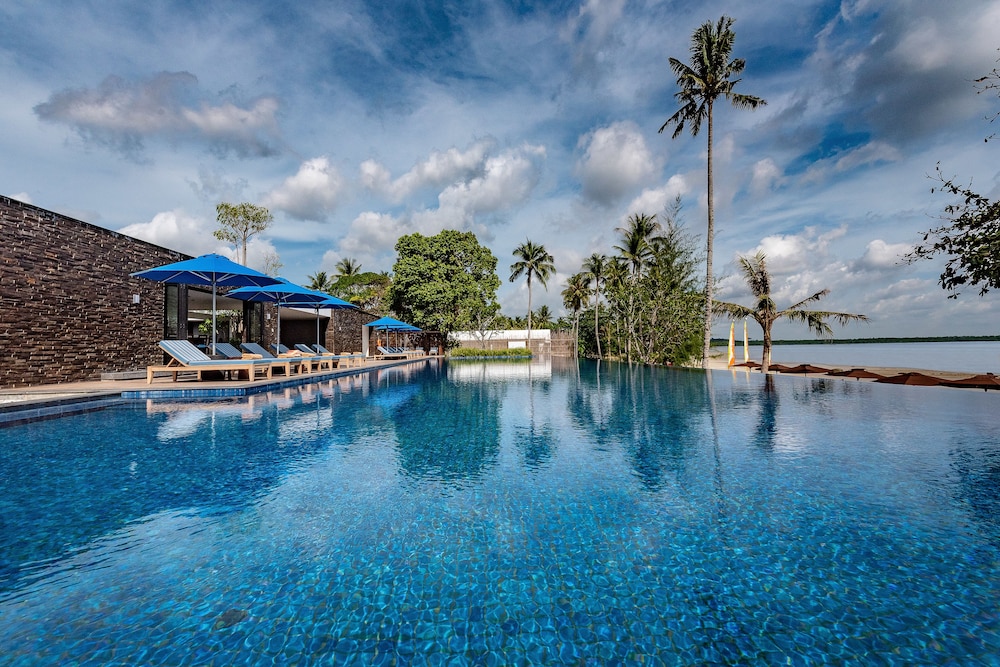 THE RESIDENCE BINTAN 11/73