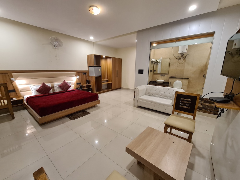 Hotel Rajpur Heights 13/50