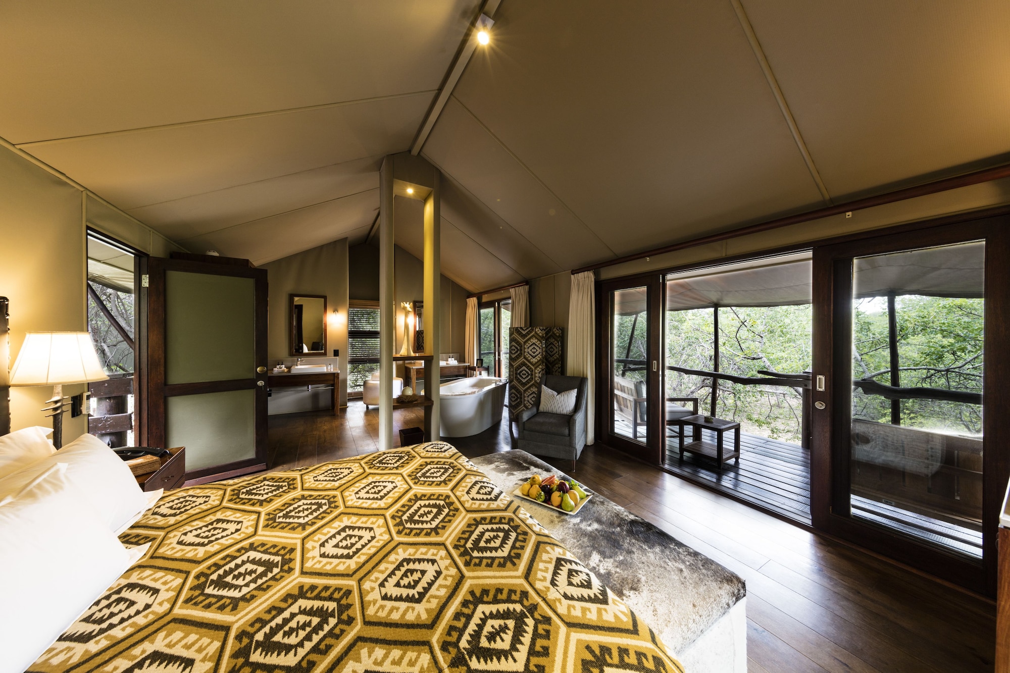 LUXURY, TENT