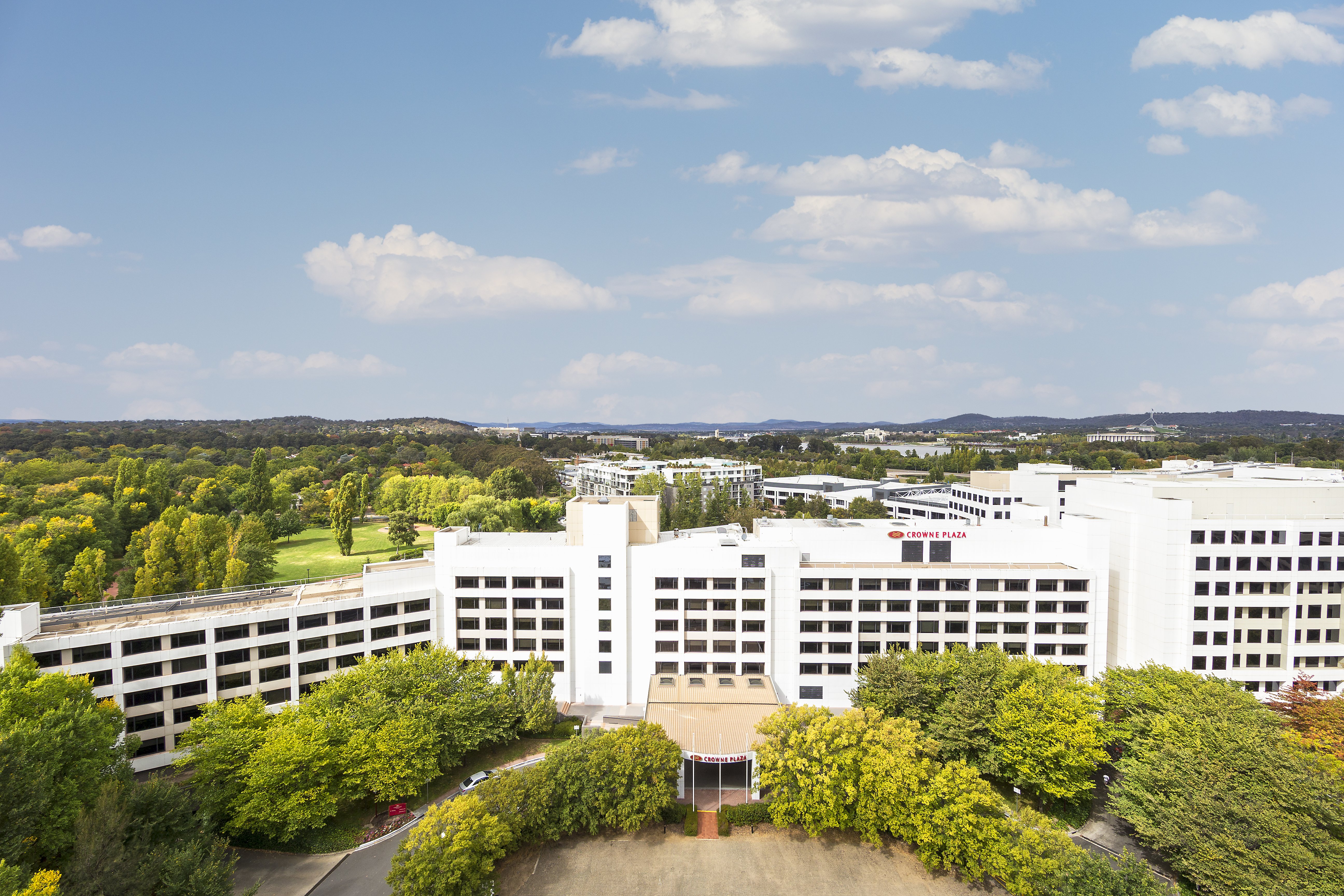 Crowne Plaza Canberra 81/81
