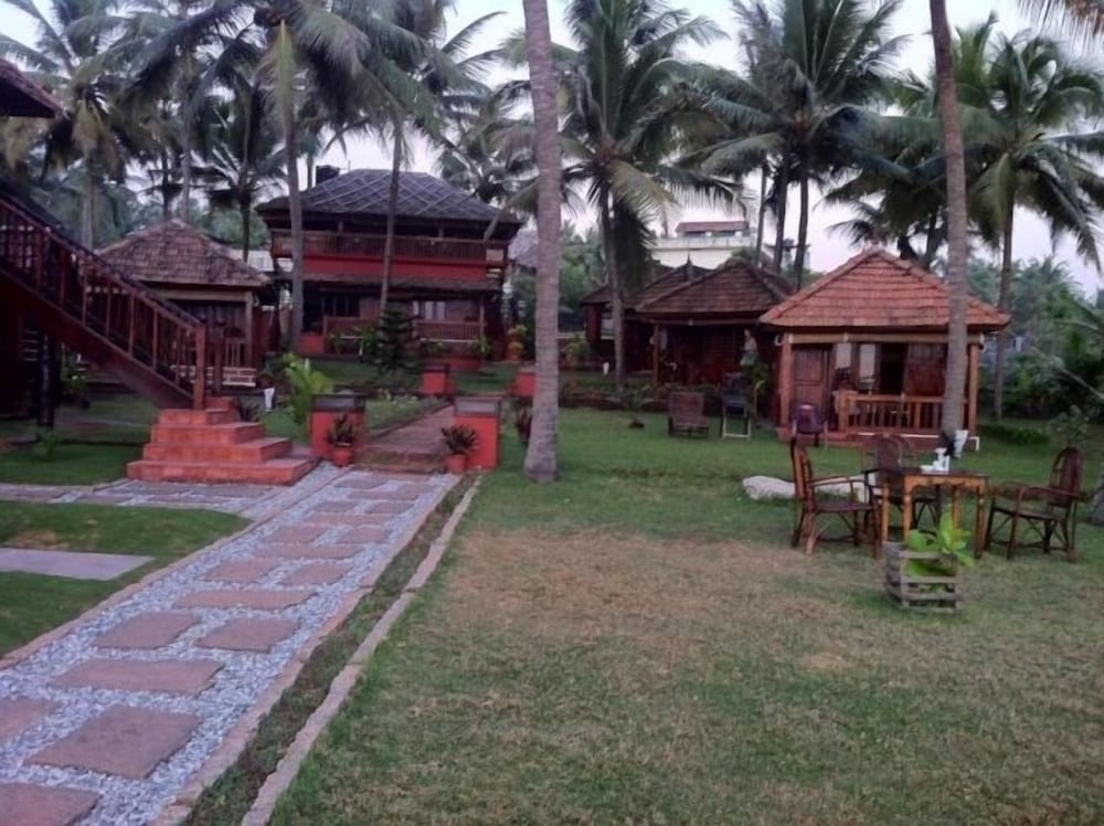 Blue Water Beach Resort 18/23