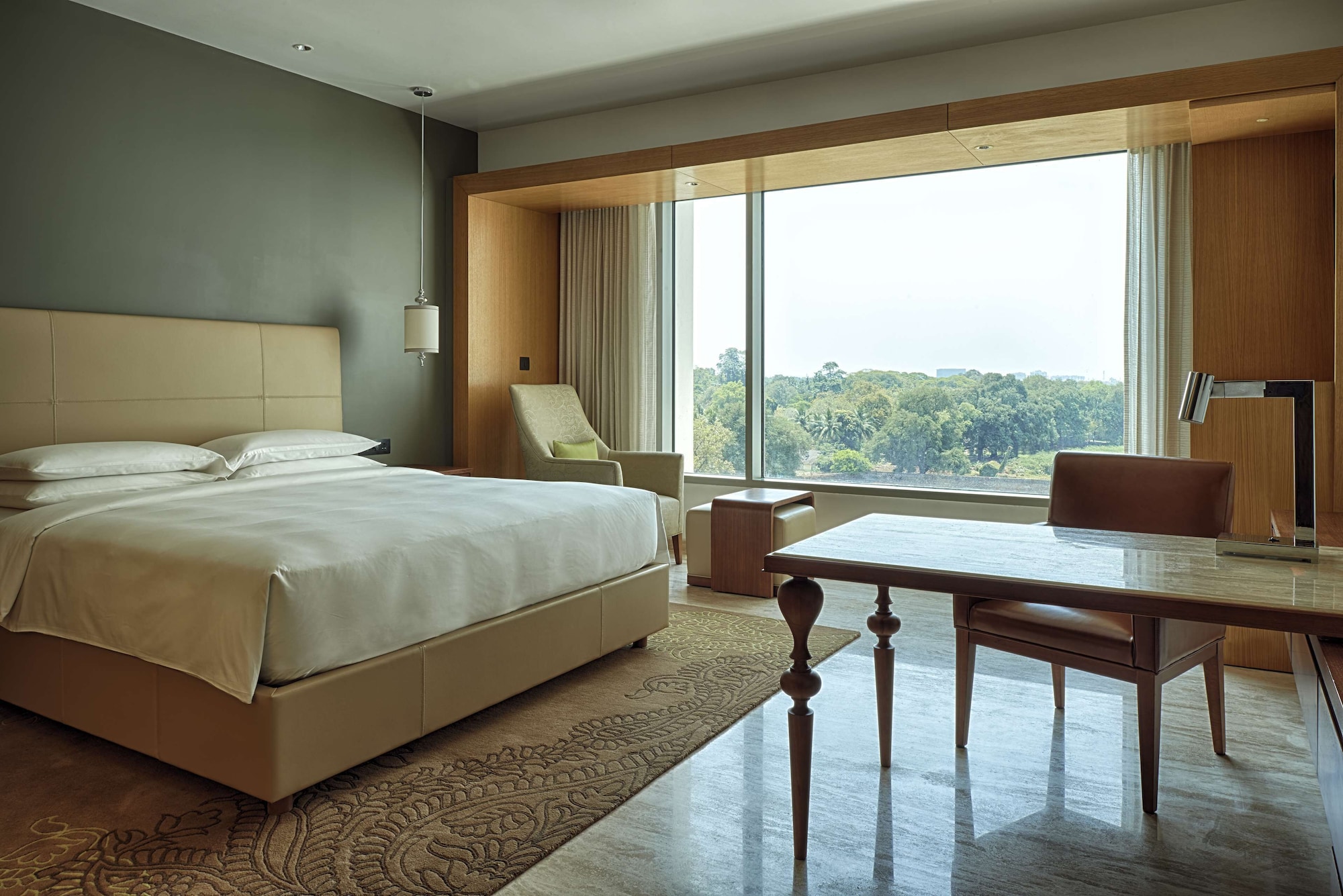 ROOM, KING BED, PARK VIEW