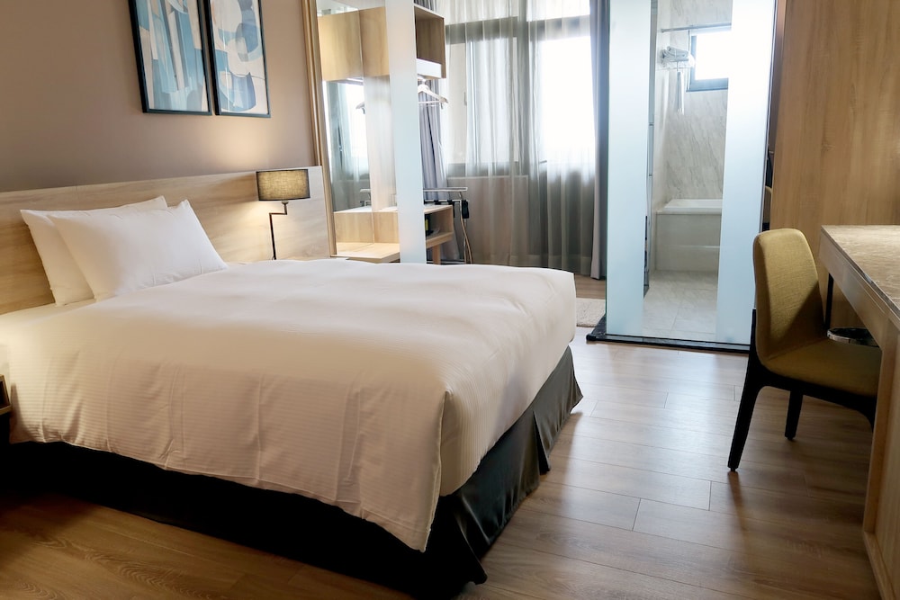 The HO Hotel 19/60