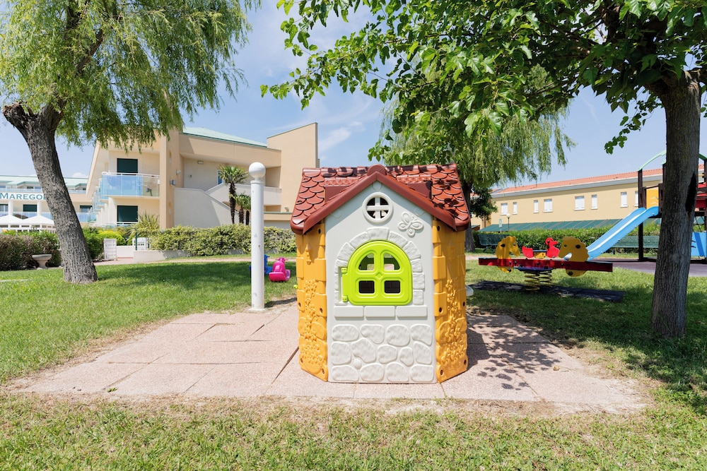 HOTEL MAREGOLF 36/46