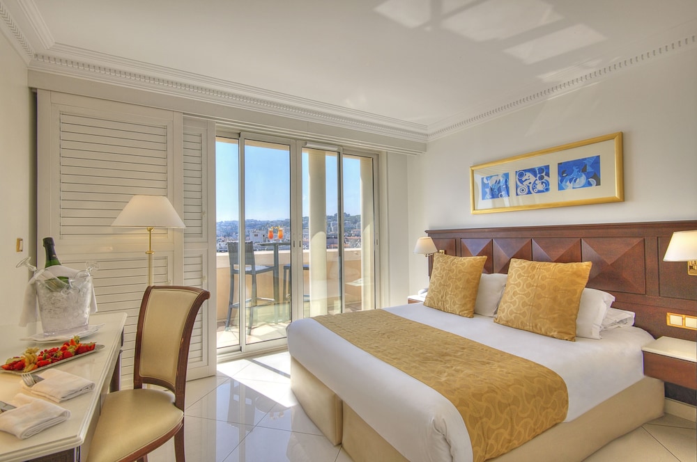 DELUXE, SEA VIEW