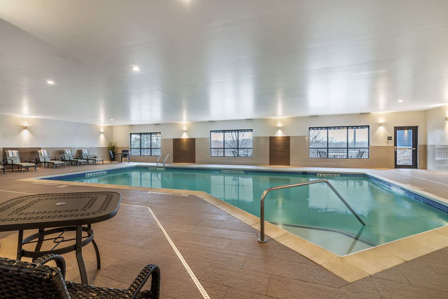 swimming pool spa