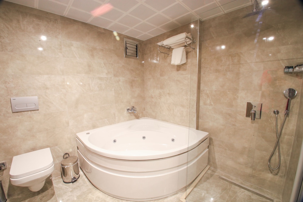 Aymira Hotel & Spa 47/48