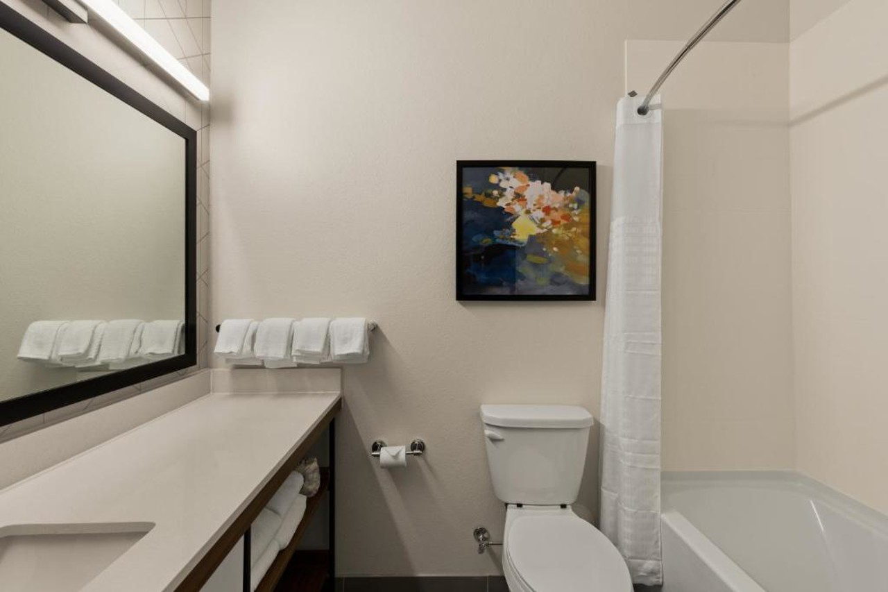 Everhome Suites Orlando International Drive 19/19