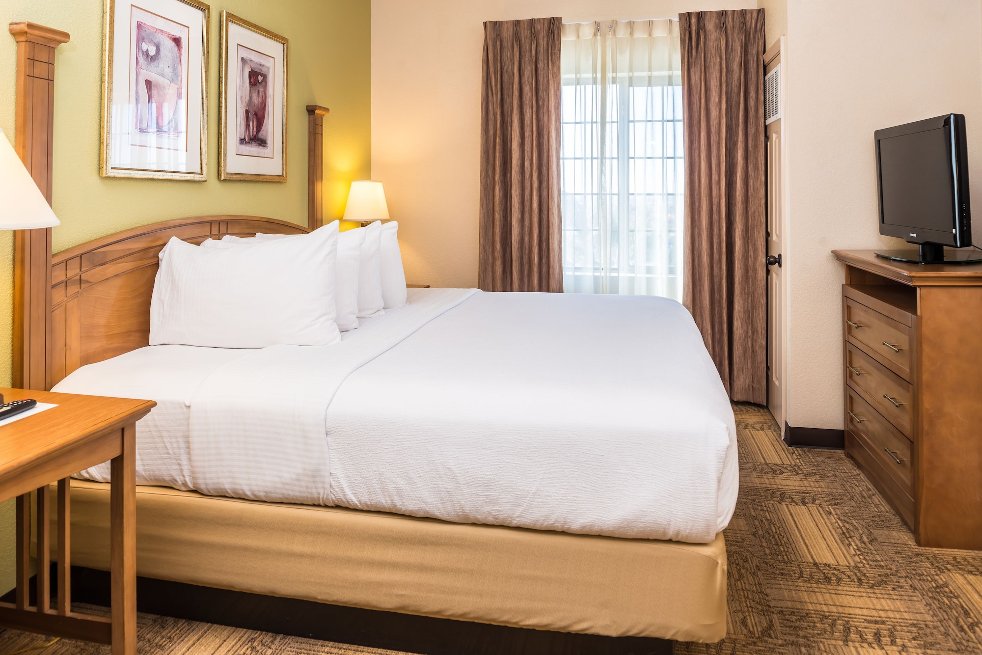 1 Bedroom, Suite, King Bed, Kitchen