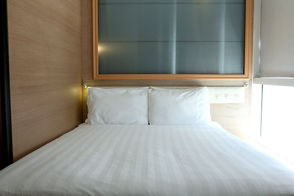 Bluejay Residences 20/40