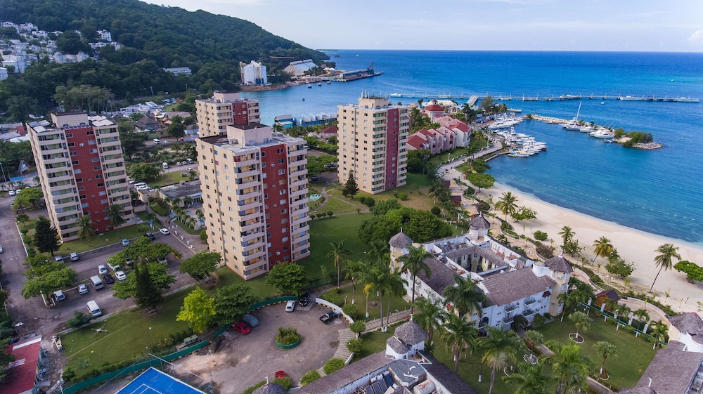 Green Island Beach Suite At Turtle Towers 38/50