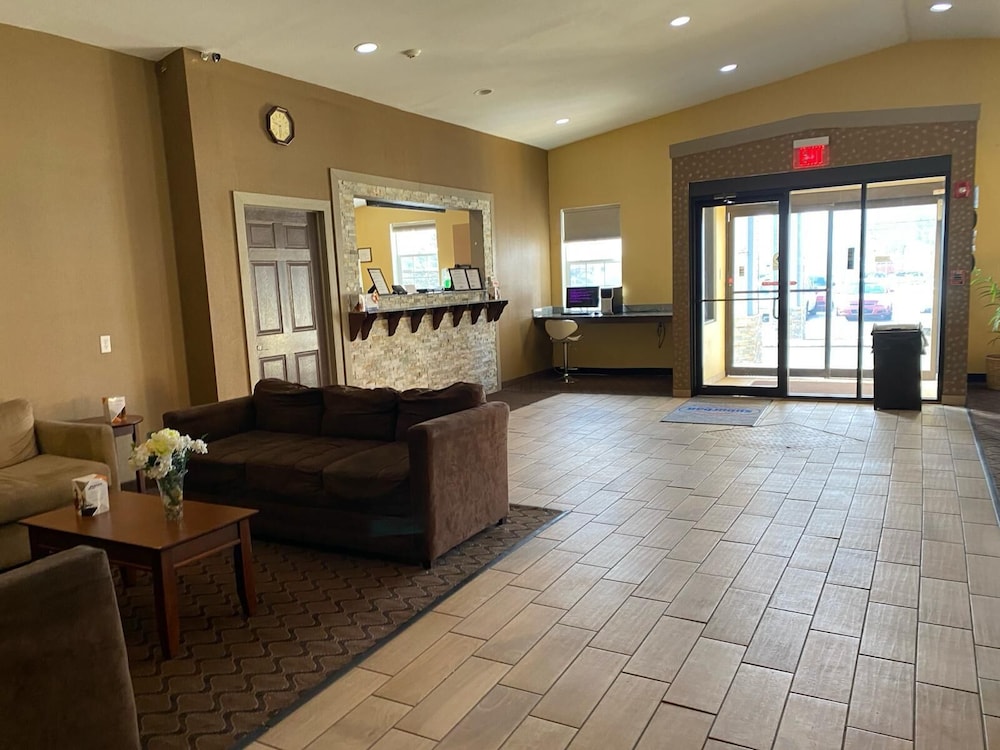 Super 8 by Wyndham Fort Wayne 11/58