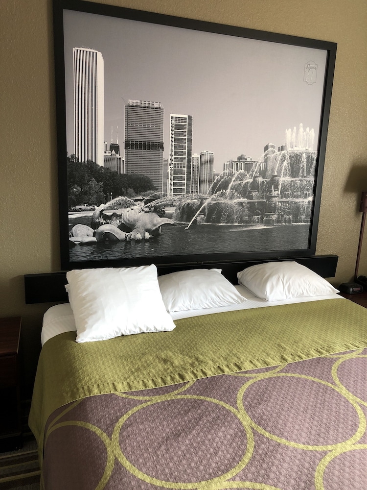 Super 8 By Wyndham Aurora/Naperville Area 36/39