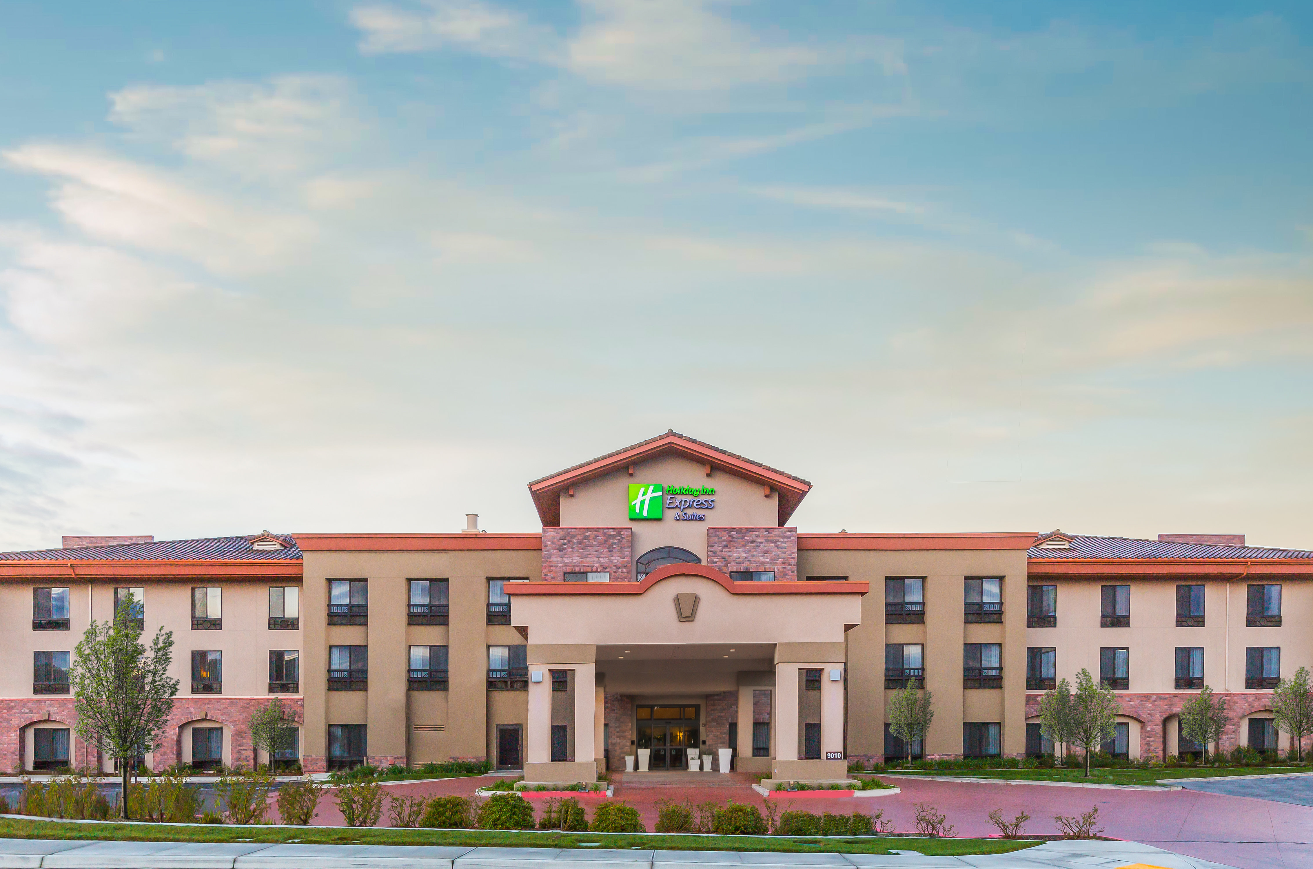 Holiday Inn Express Hotel Suites ATASCADERO in ATASCADERO - CA