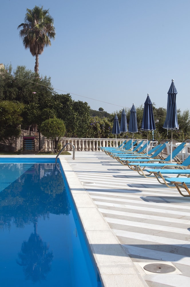 Brentanos Apartments - View Of Paradise 21/50