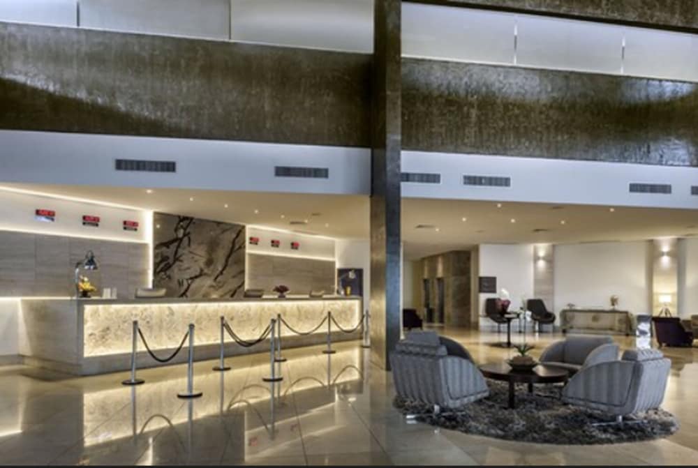 K Hotel 6/33