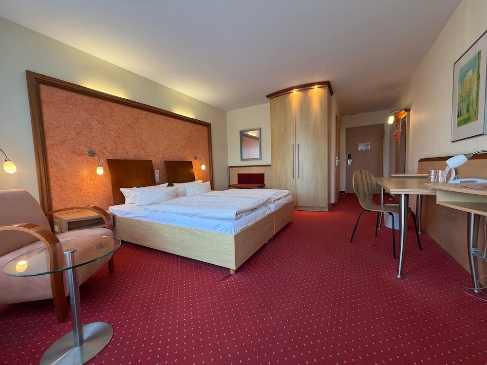 Ascot Bristol Hotel Potsdam 15/55