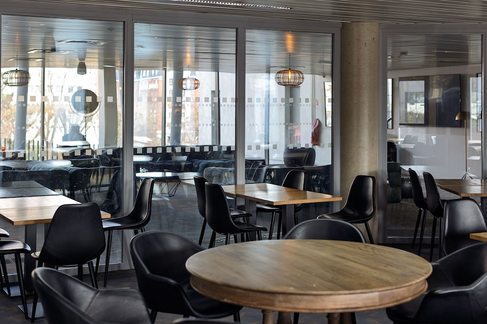 Hotel Lodge In Paris 13 40/50