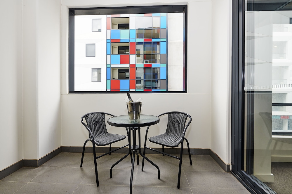 Melbourne Knox Central Apartment Hotel 45/49
