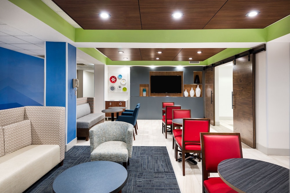 Holiday Inn Express Hillsville 41/47
