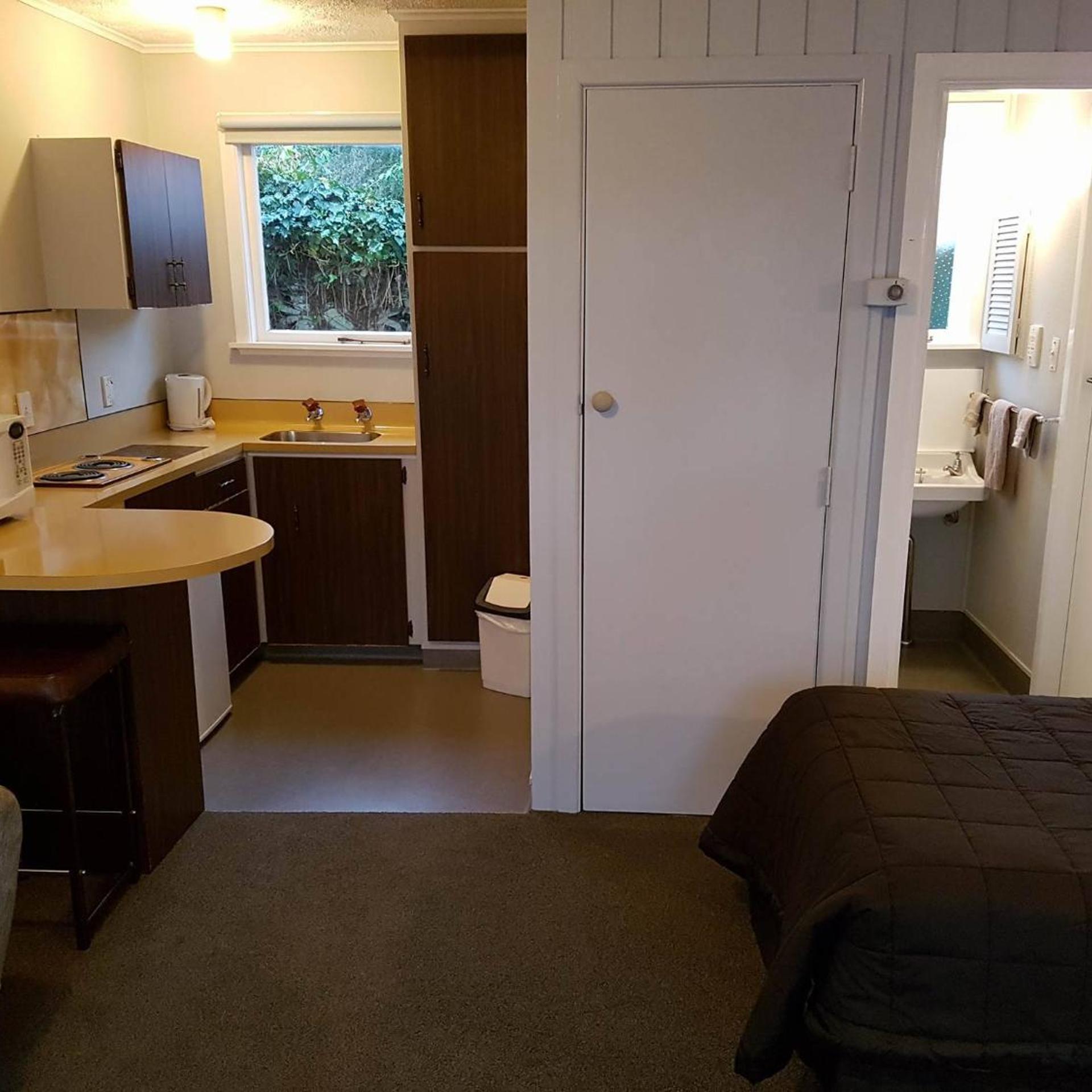 Camberley Court Motel 18/26