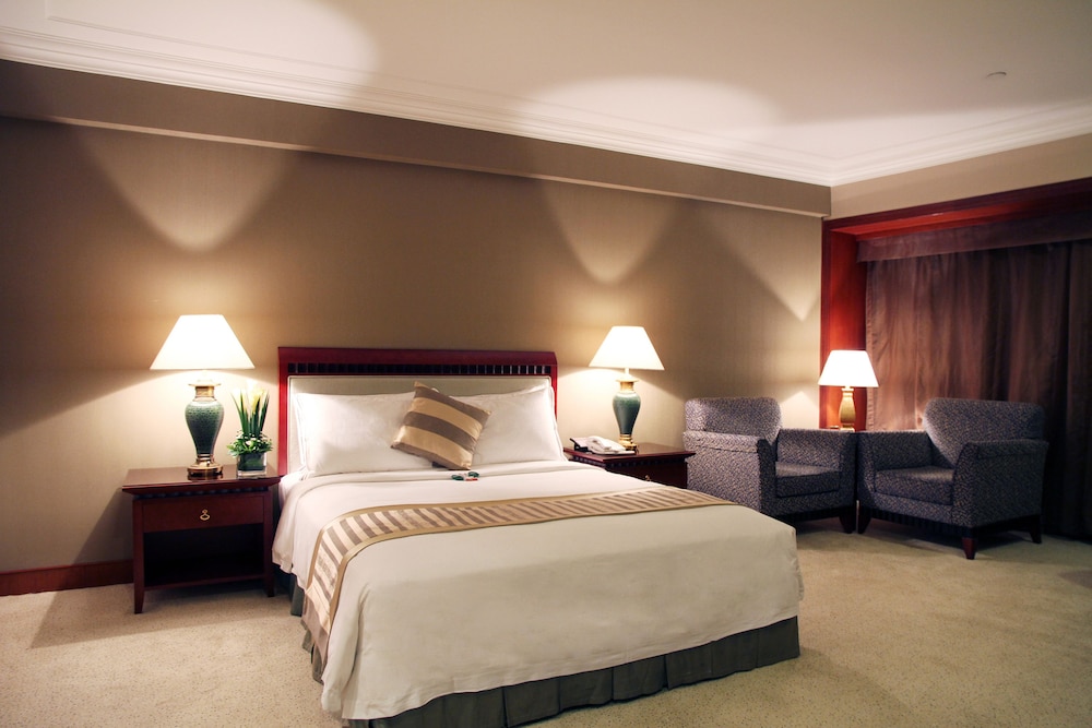 The Pavilion Hotel 18/50