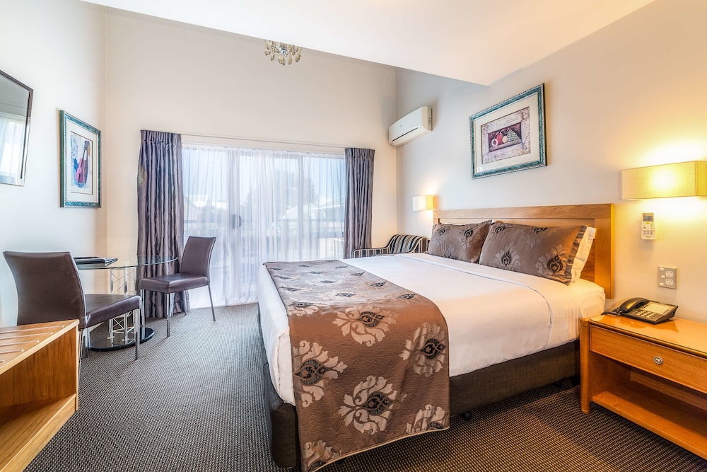 Best Western Newmarket Inn & Suites 9/58