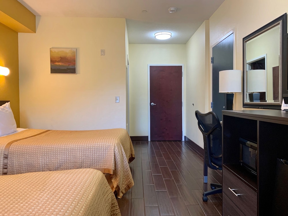 Executive Inn And Suites 21/43
