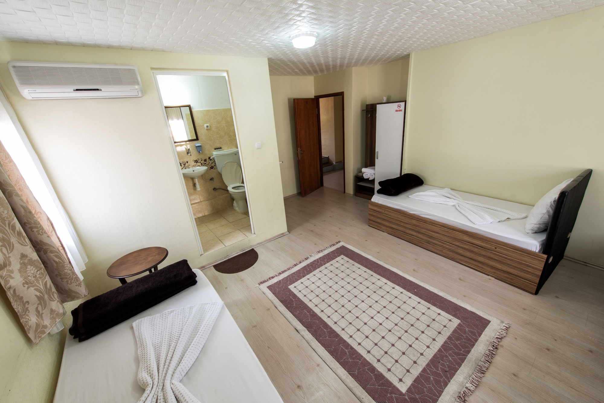 CLASSIC, QUADRUPLE, MULTIPLE BEDS