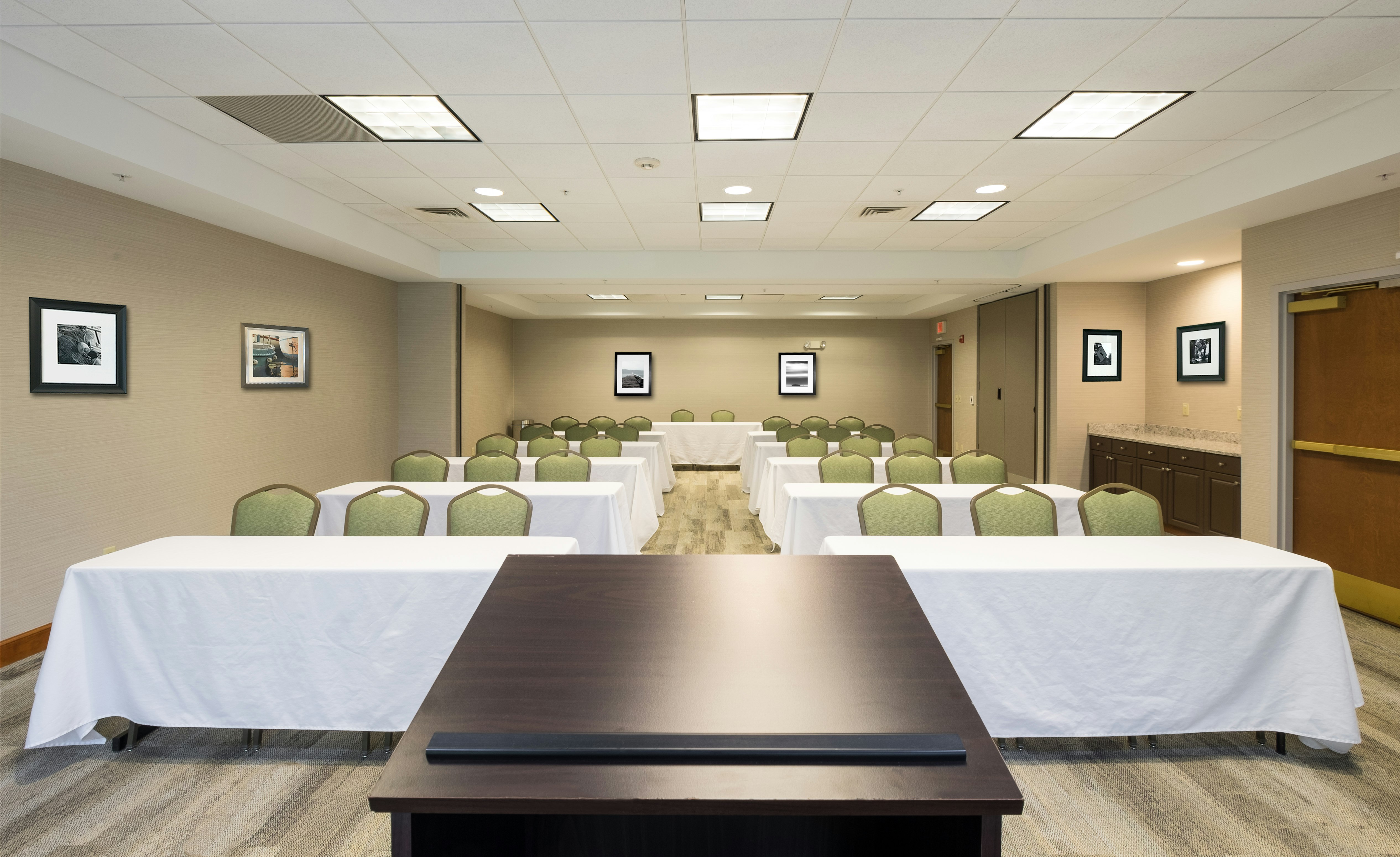 Hampton Inn Waterville 53/55