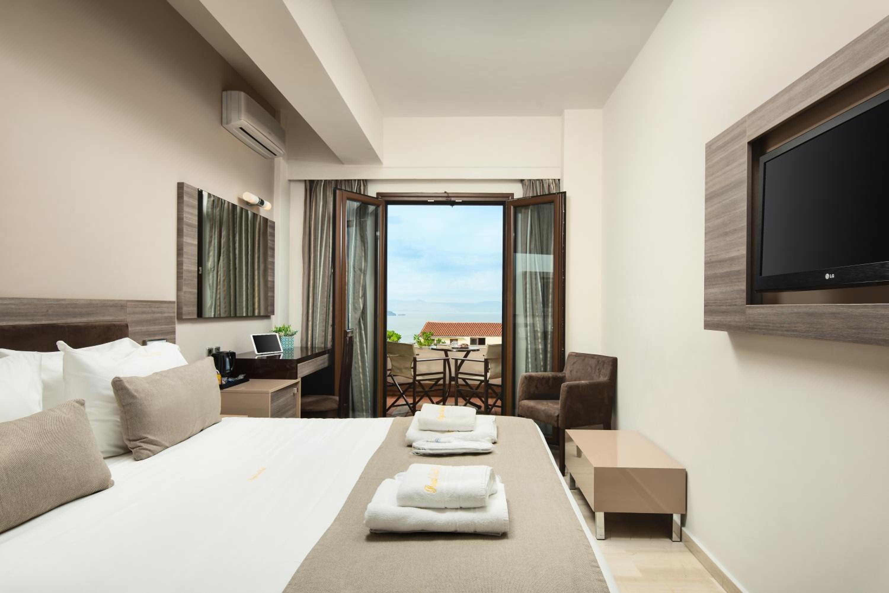 Economy, Double Bed, Partial Town View