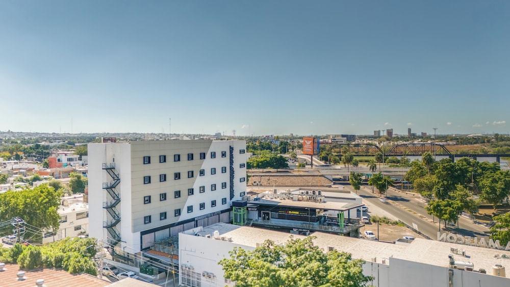 Homesuites Malecon 2/56